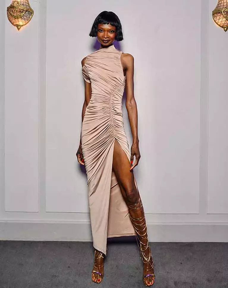 Debra Shaw en la gala benéfica de Numéro Magazine. MUGLER MAG