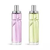 Foto del paquete de capas Starlicious the gourmet berry para combinar en capas con Pistachio Praline y Berry Licorice: frascos de vidrio con una estrella fugaz tallada, cuyas facetas brillan bajo un elegante tapón plateado.